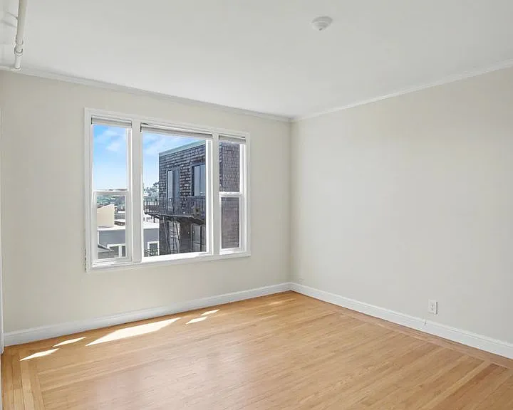Renovated 3br W/ Dining Room. Views! Parking Avail., Free Laundry! — Photo 27