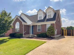 9904 Lancewood Rd, Louisville, KY 40229