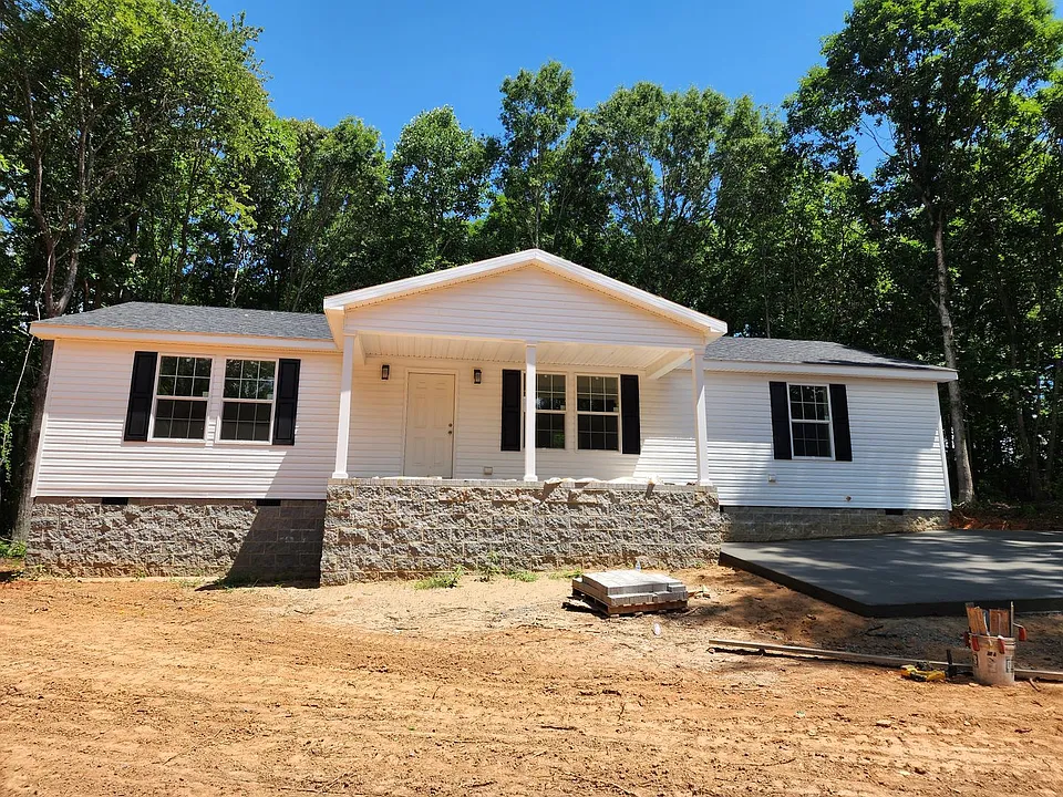 180 Robertson Dr