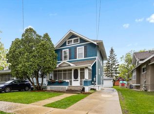 917 Lebanon St, Aurora, IL 60505