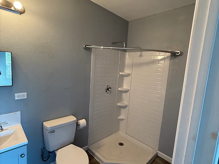 2108 Oriole St — Photo 4