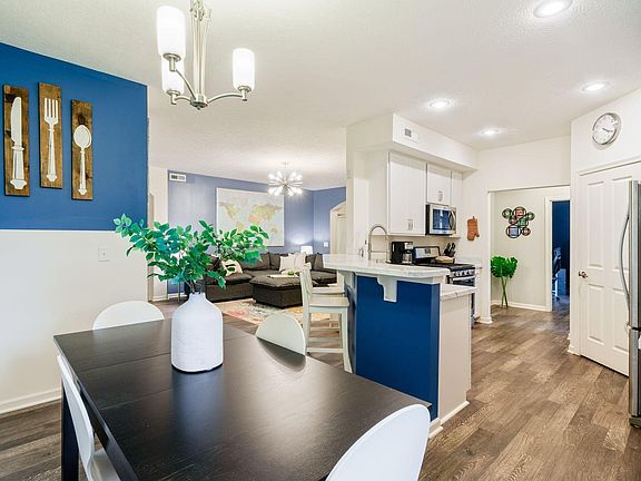 4th image of 655 Wintergreen Way