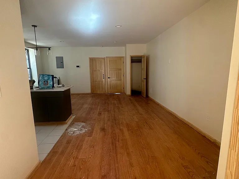 850 E 222nd St #1 — Photo 7
