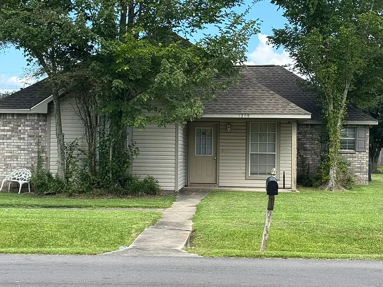 1308 S Lexington St — Photo 1