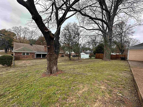4th image of 1931 Stone Bridge Dr