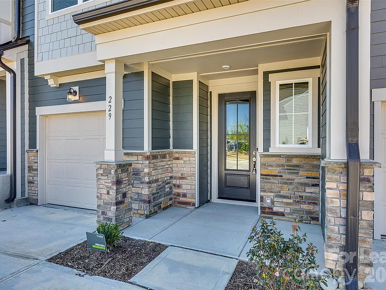 229 Brooks Springs Dr #34 — Photo 2