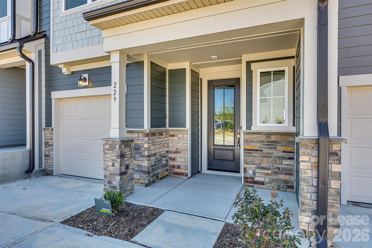 Building Photo - 229 Brooks Springs Dr #34
