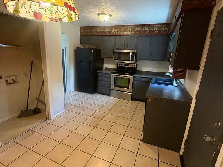 105 Sheila Ct #4 — Photo 1