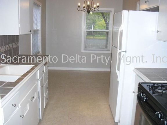 5th image of 2221 8th St