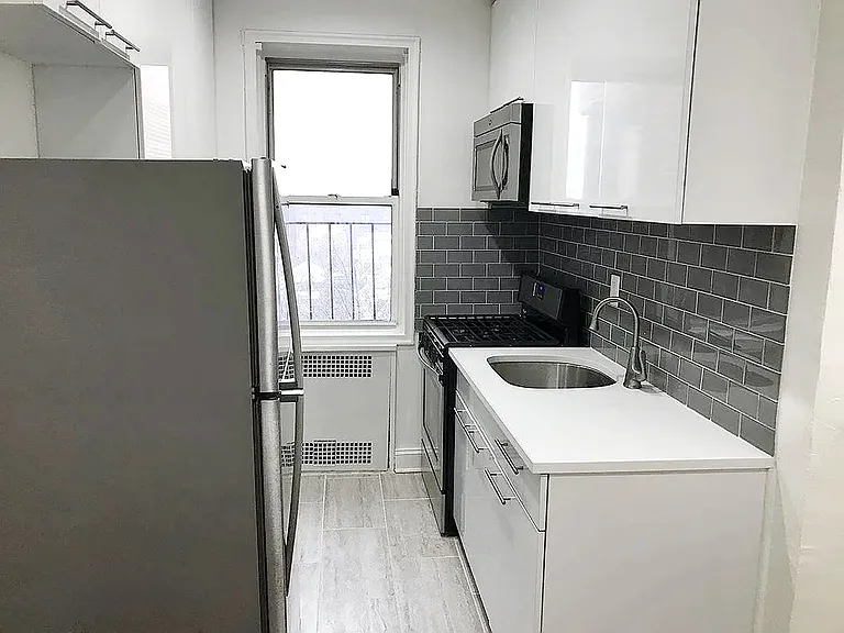 84-09 35th Ave #6-P — Photo 1