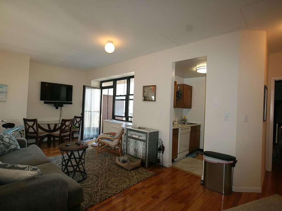 1st image of 51 E Broadway