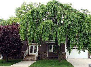 4 Palisade Ave, Westwood, NJ 07675