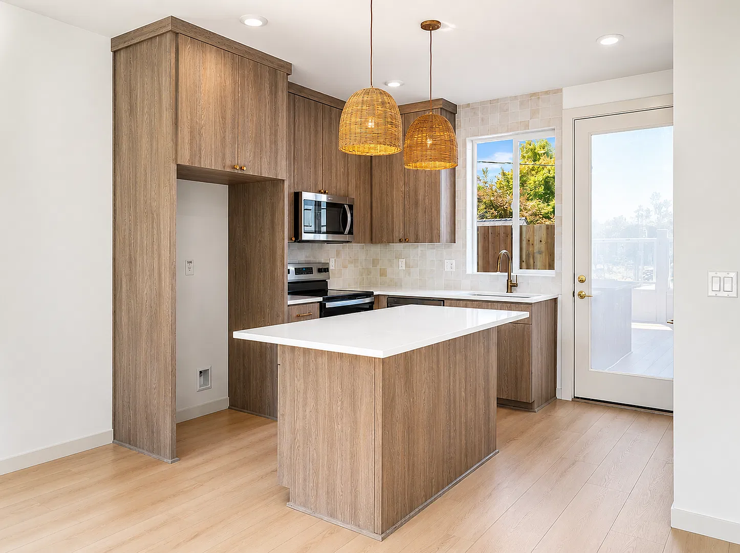 L0676 - SE Morrison Triplex — Photo 3