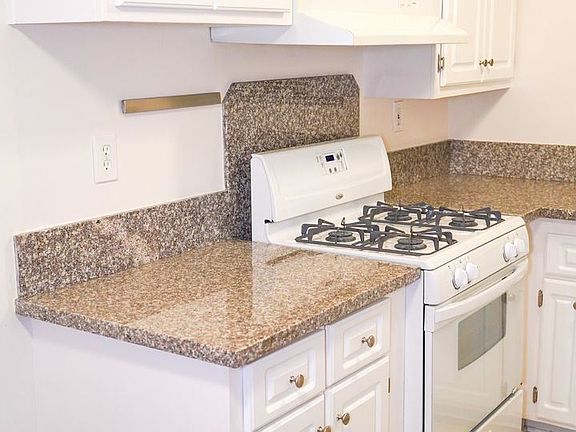 3rd image of 617 N Orange Dr APT 205