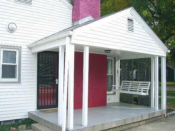 3rd image of 5418 N Rosslyn Ave
