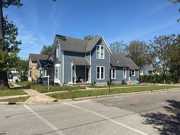 3rd image of 34 E Isabella Ave