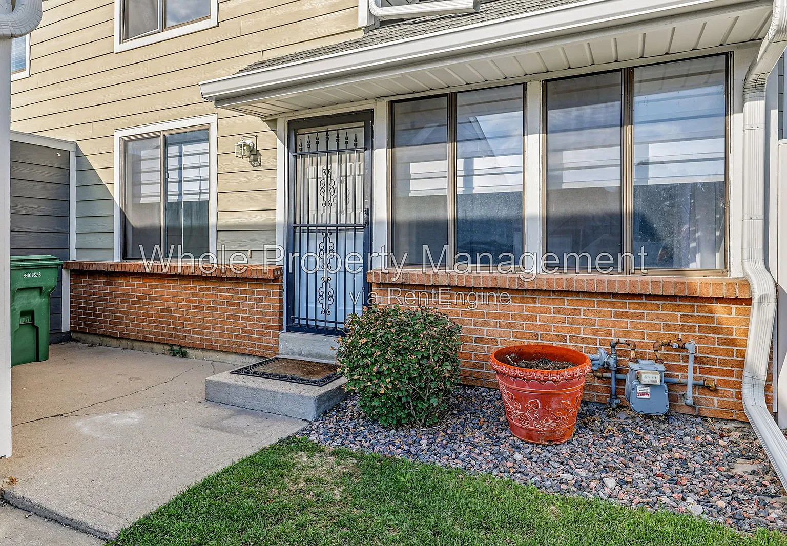 2 bed, 1.5 bath, 1178 sqft, $1,995 — Photo 2