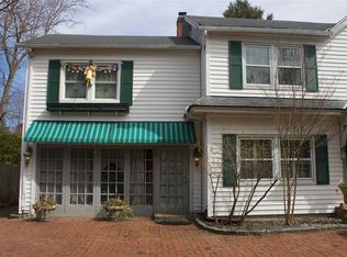 31 Youngs Hill Rd, Halesite, NY 11743