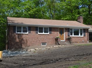 65 Yawpo Ave, Oakland, NJ 07436