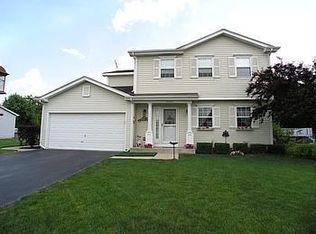 4646 Southhampton Dr, Island Lake, IL 60042