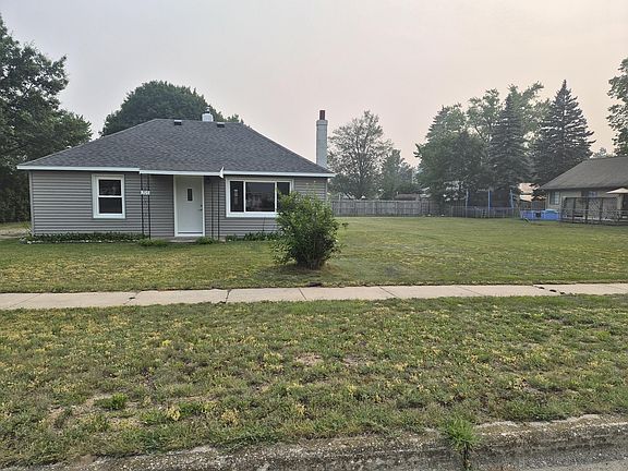 3rd image of 705 Plum St