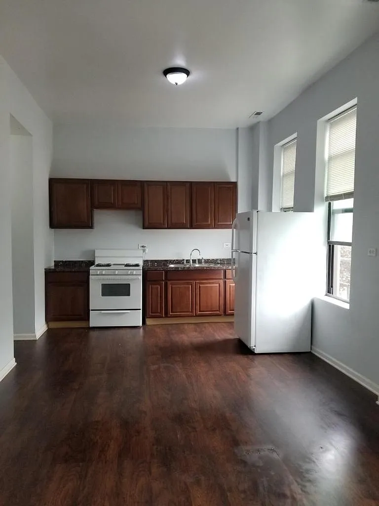 2 bed, $1,600 — Photo 1