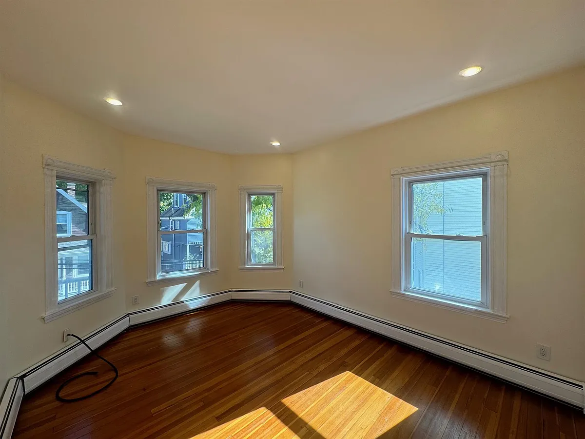 Building Photo - 54 Madison Ave #2