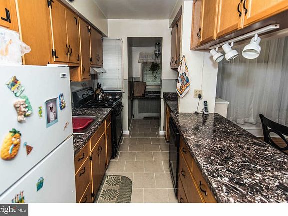 5th image of 5838 N Fairhill St