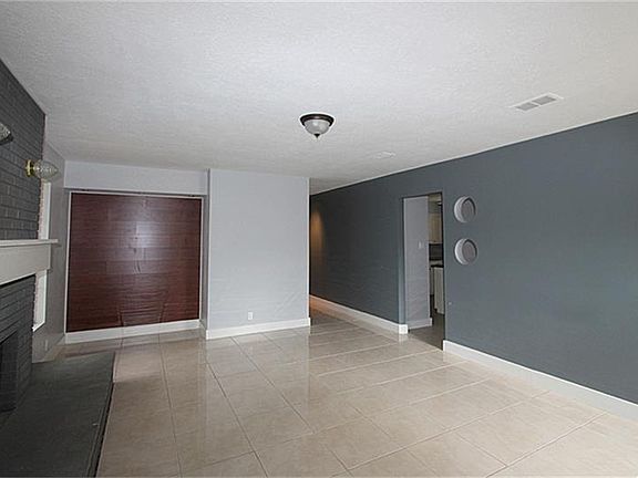 3rd image of 13822 Kershaw St