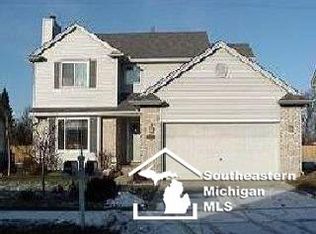 24552 Christina Dr, Flat Rock, MI 48134