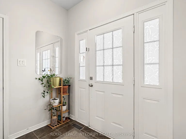407 Celtic Ridge Cres — Photo 2