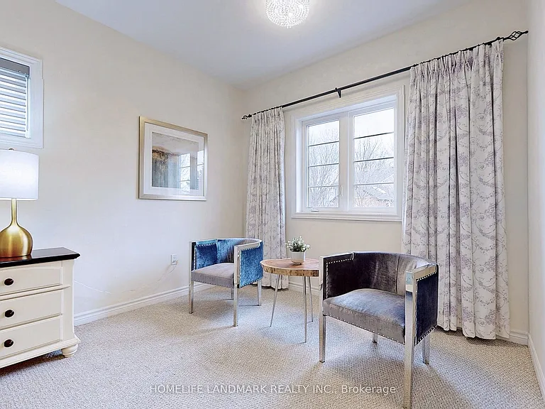 75 Mitchell Pl — Photo 32