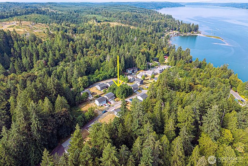 3rd image of 80 E Ellinor Peak Place