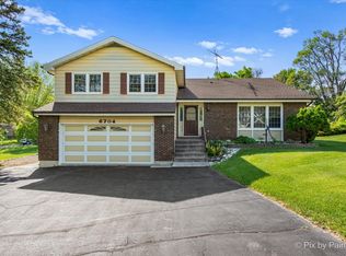 6704 Cypress Ct, Crystal Lake, IL 60012