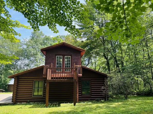 2263-4 1/2 St, Cumberland, WI 54829