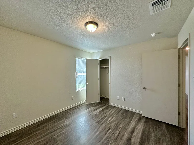 3323 Stonewall Dr — Photo 23