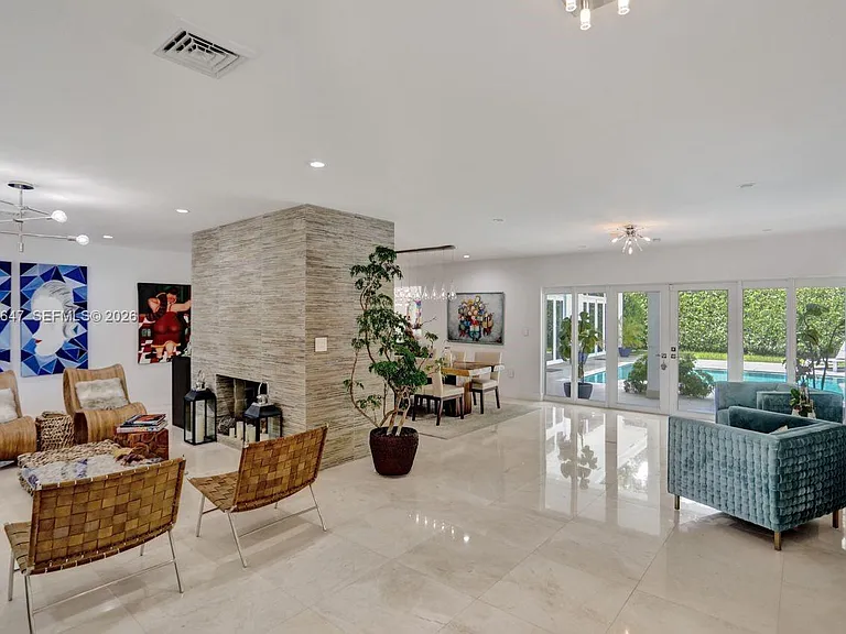 1601 Lugo Ave — Photo 3
