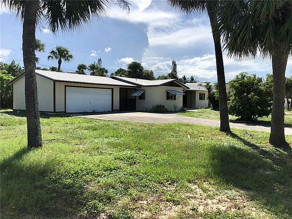 2nd image of 1015 NE Oceanview Cir