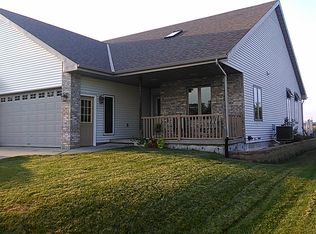 899 New Hampton Dr, Oregon, WI 53575