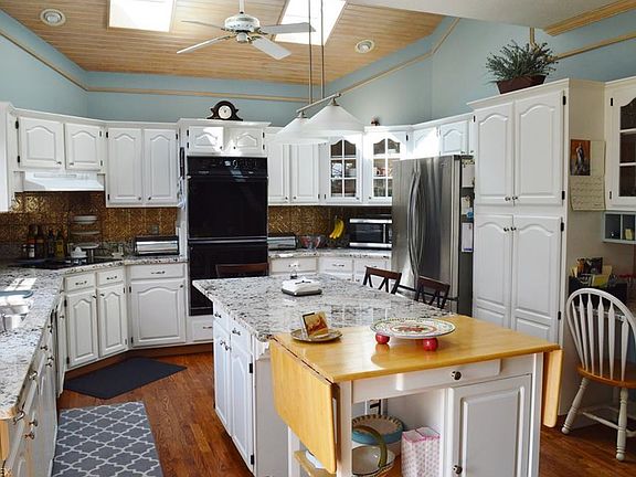4th image of 7500 Lakedge Ct