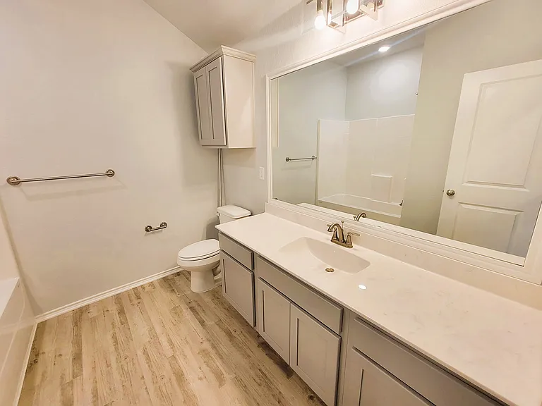 1235 Lexington Dr #B — Photo 12