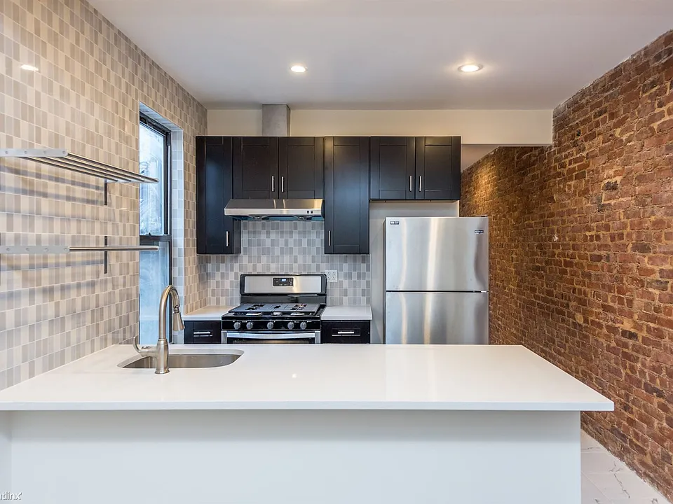 010_1723_madison_street_unit_3-9