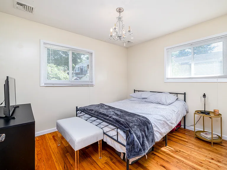 37 Hickory Rd — Photo 7