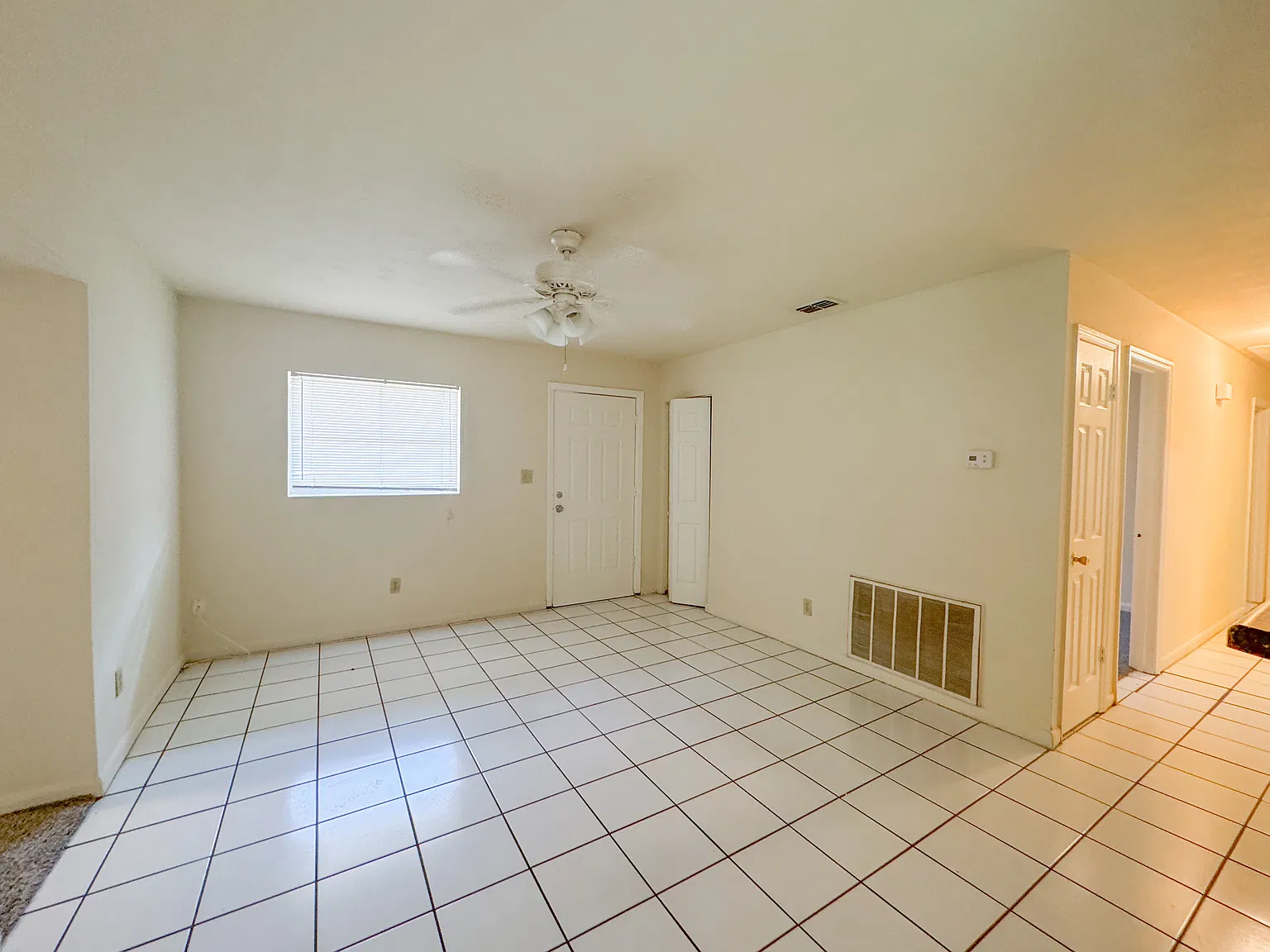 4 bed, 1800 sqft, $2,400 — Photo 3