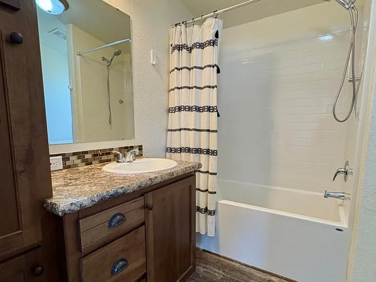 1415 Van Diest Rd — Photo 21