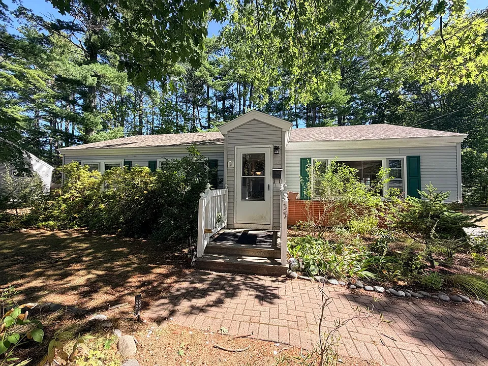 35 Intrepid St