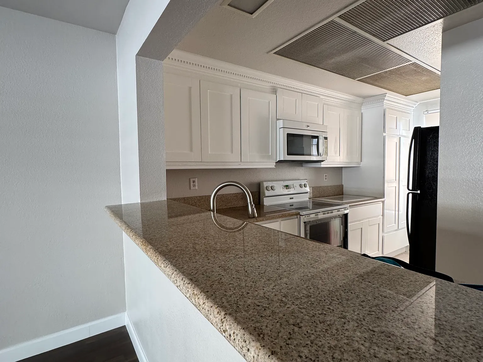 73 Bentwood Ln — Photo 4