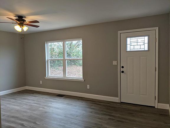 2nd image of 1805 Michelle Dr NE