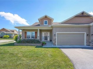 11758 S Deer Run St, Olathe, KS 66061