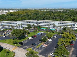 102 Royal Park Dr APT 1C, Oakland Park, FL 33309